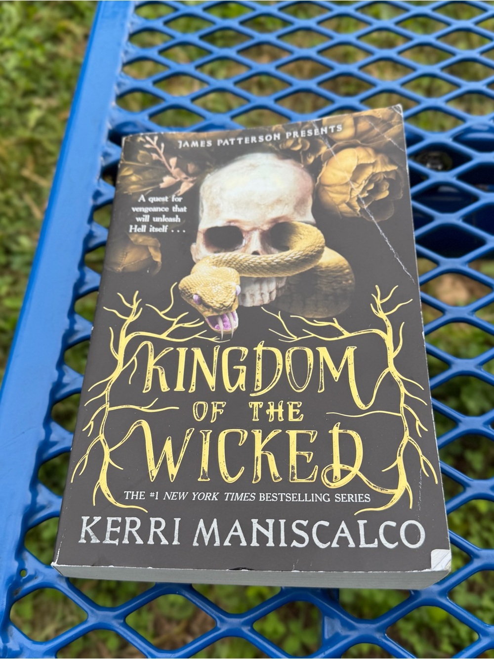Kingdom of the Wicked Kerri Maniscalco Paperback Fantasy Romance Book 1